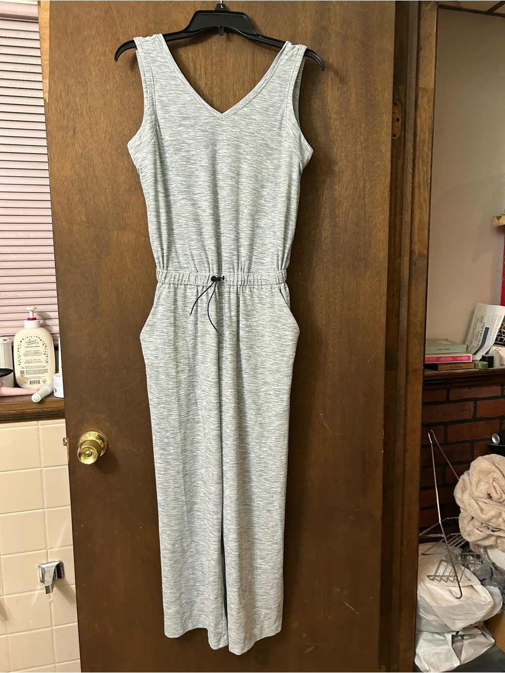 Old Navy-Brand New/Never Wore. Heather Gray & White Performance Tank size Small